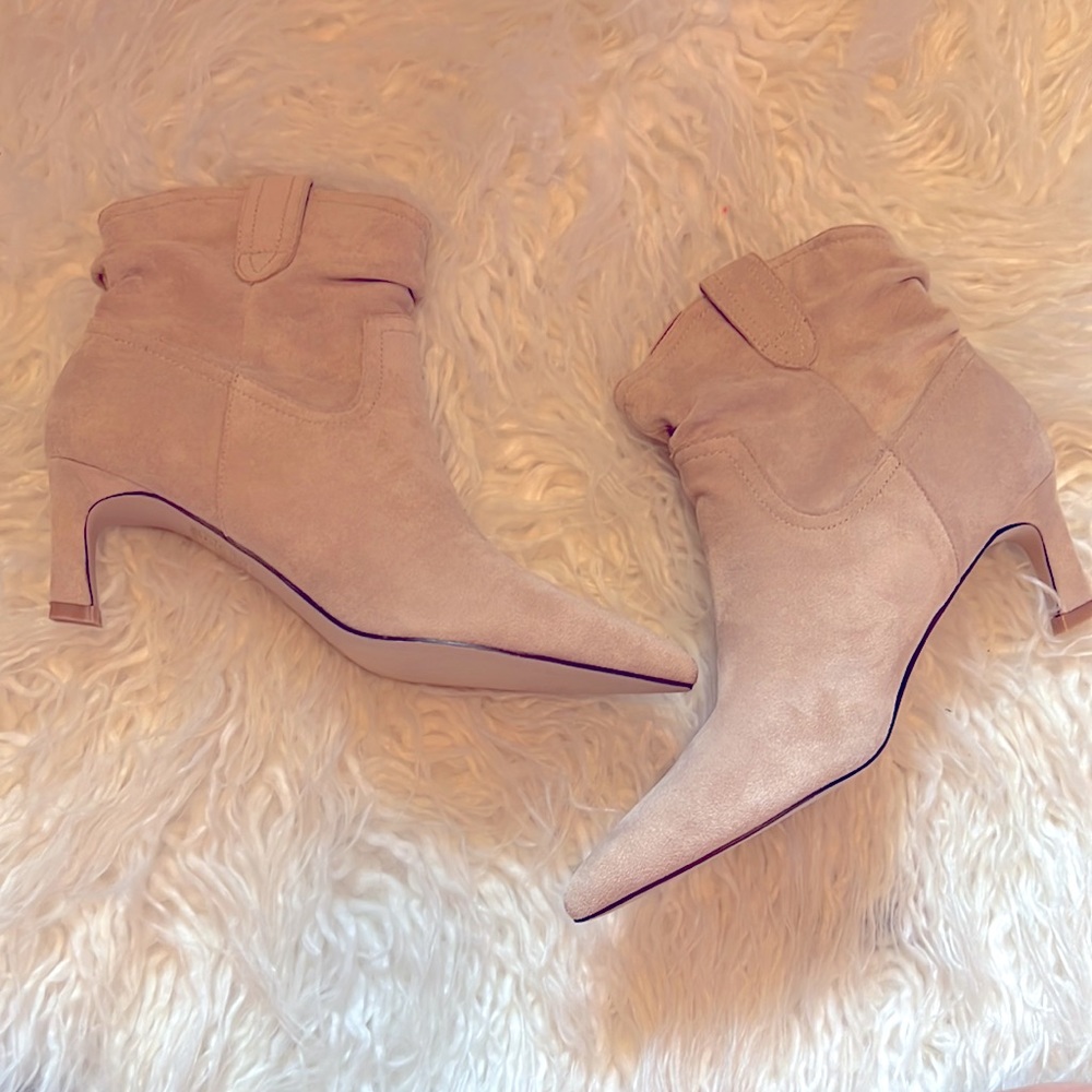 Vici booties. New.